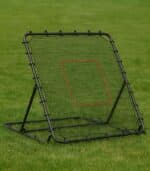 Odbijajuća mreža za fudbal dimenzije 137x122cm. Crna